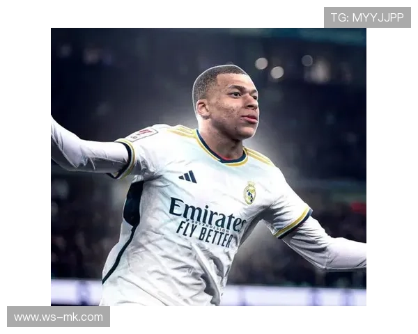 足球球星身材揭秘：如何通过科学训练塑造完美体型助力职业生涯